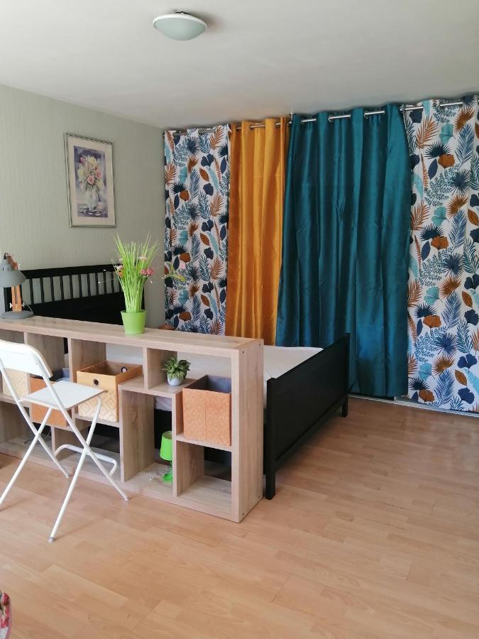 Kievaille Appartement Plaisir Buitenkant foto